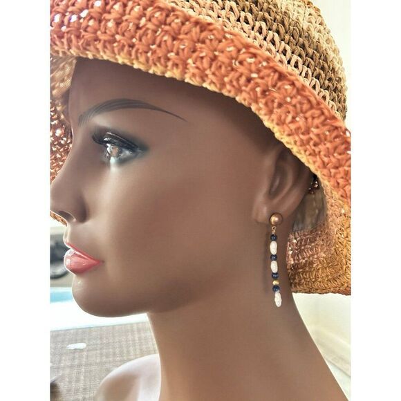 2 Set of Pearl Earrings - Picture 7 of 7